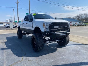 2019 Ford F-250SD XLT LIFTED WHEELS TIRES EVERTHING