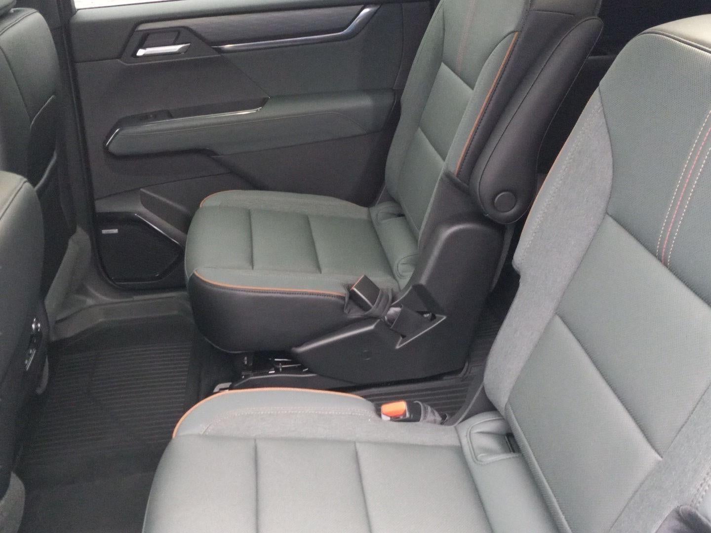 2026 GMC Acadia AWD AT4