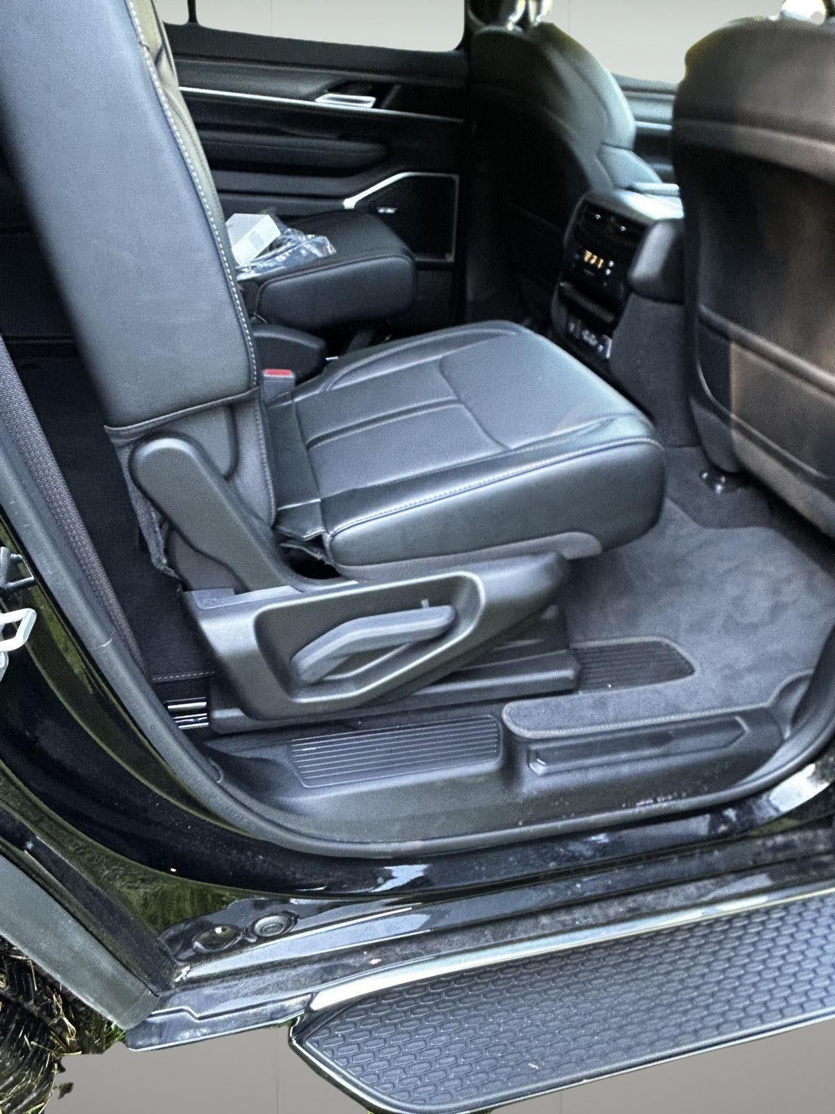 2023 Jeep Wagoneer Series III