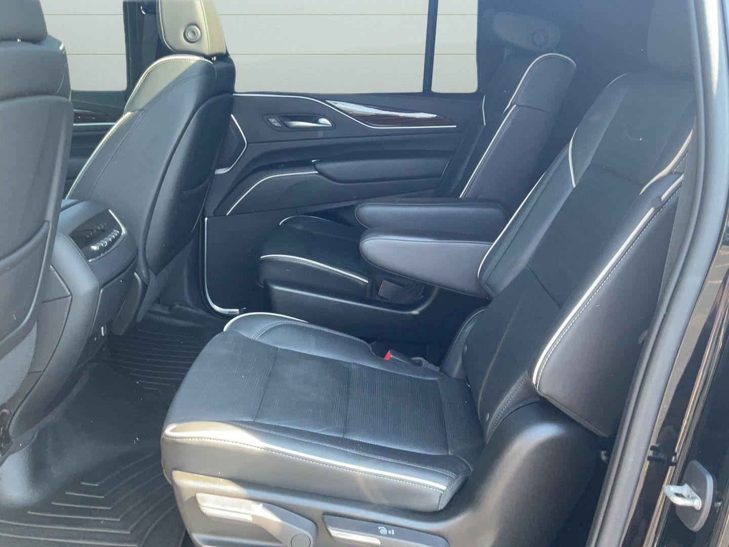 2022 Cadillac Escalade ESV Premium Luxury