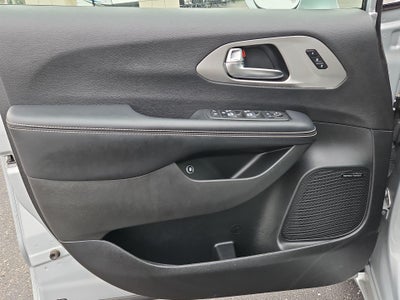 2022 Chrysler Pacifica Hybrid Limited