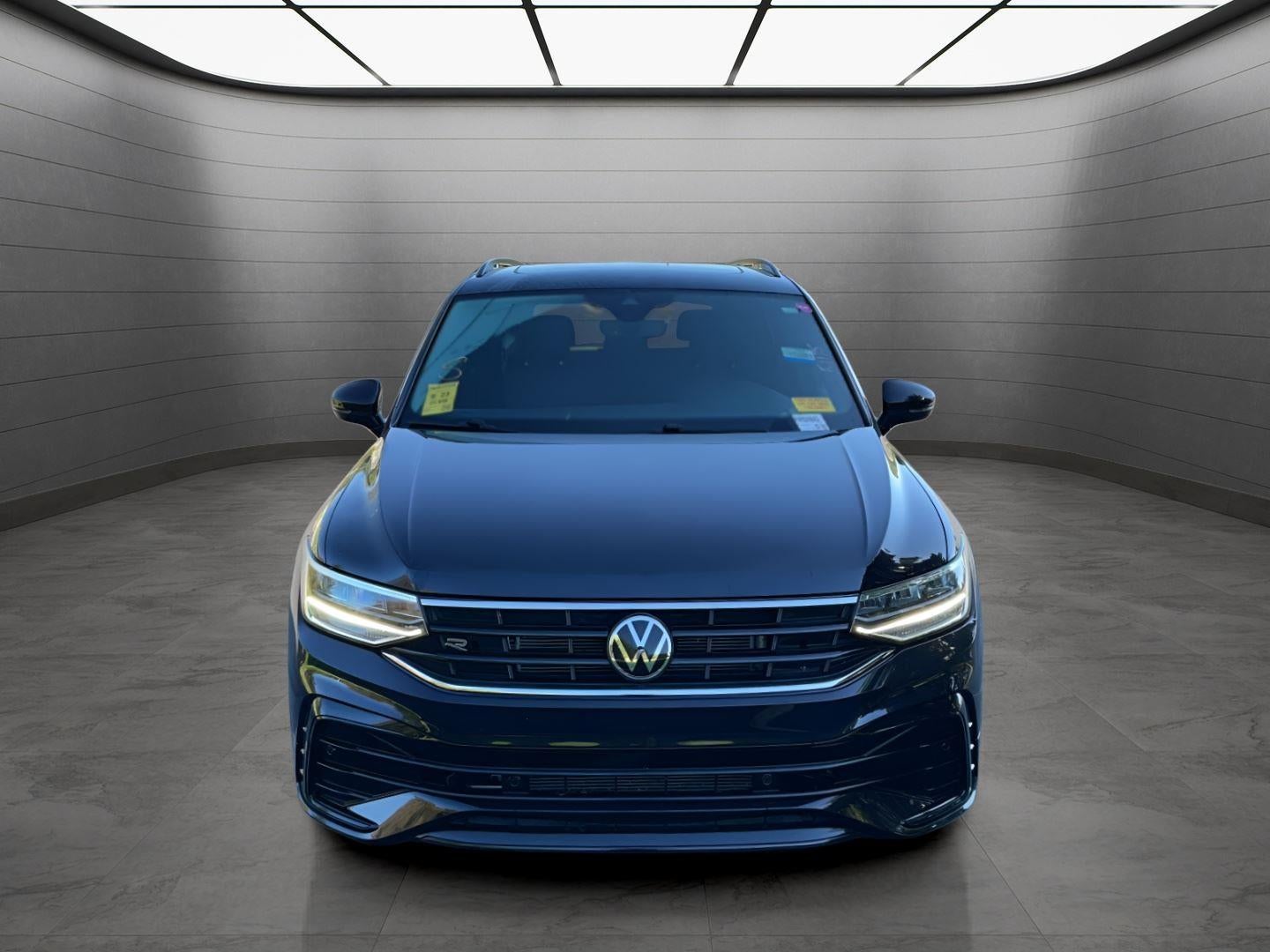2023 Volkswagen Tiguan SE R-Line Black