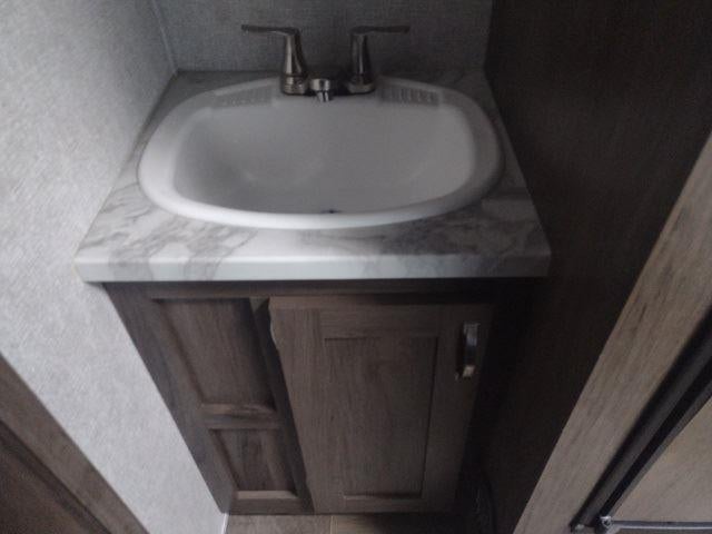 2021 East to West SILVER LAKE 27KNS Base