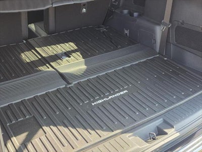 2025 Toyota Highlander Hybrid Platinum