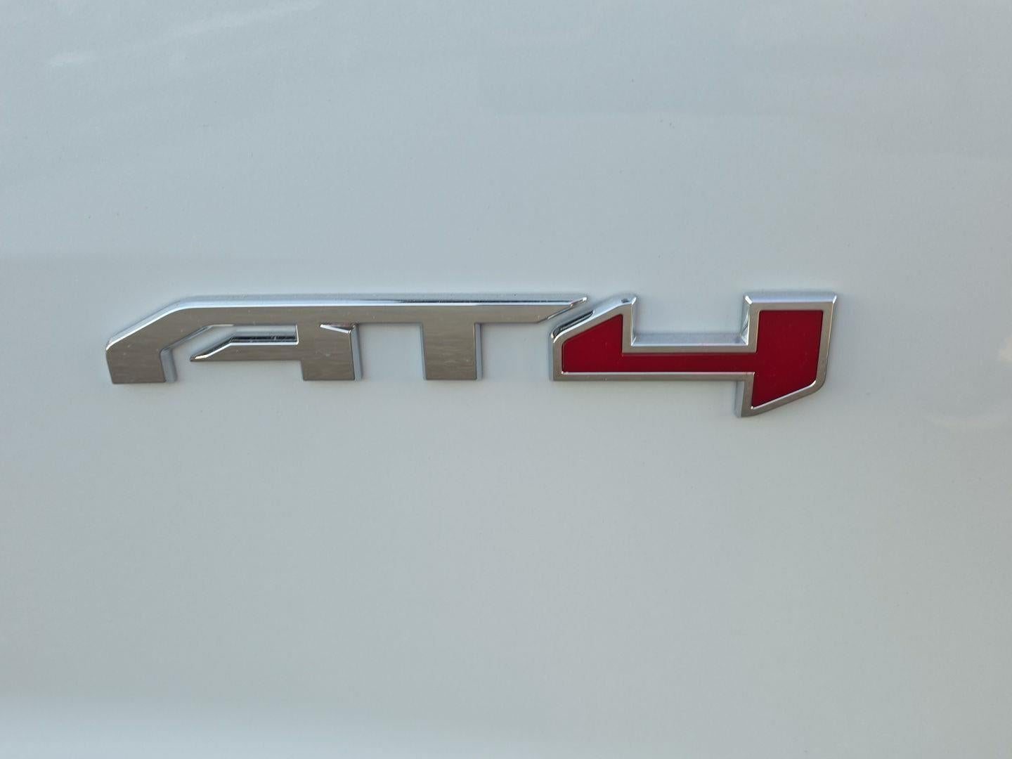 2026 GMC Acadia AWD AT4