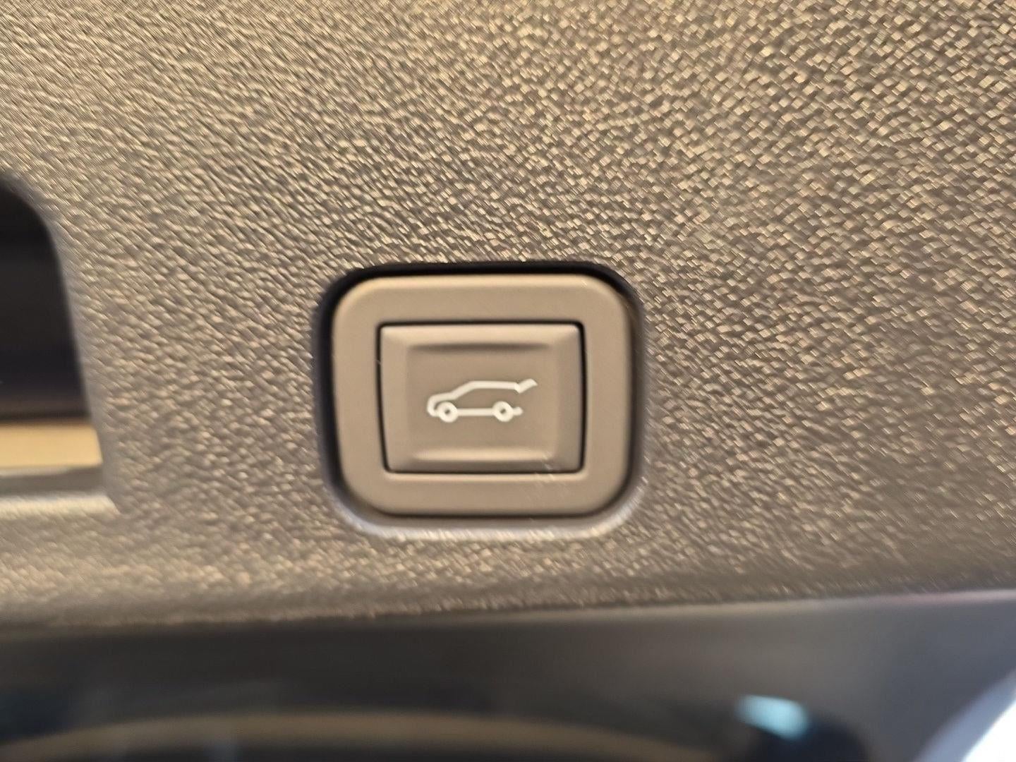 2026 GMC Acadia AWD AT4