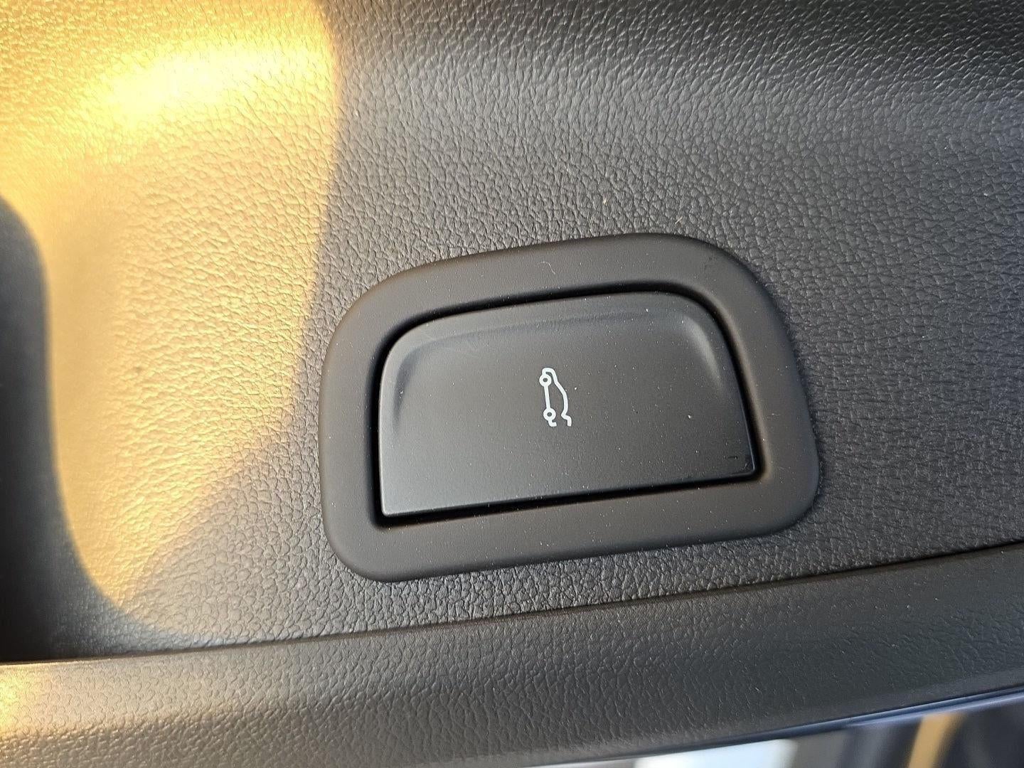 2026 GMC Acadia AWD AT4