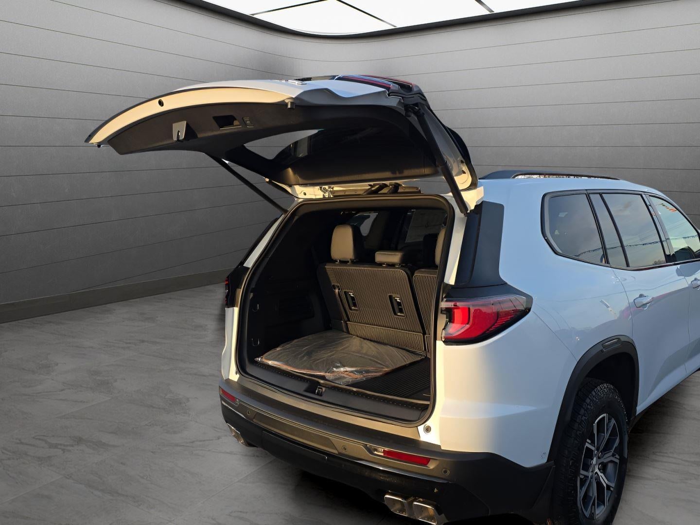 2026 GMC Acadia AWD AT4