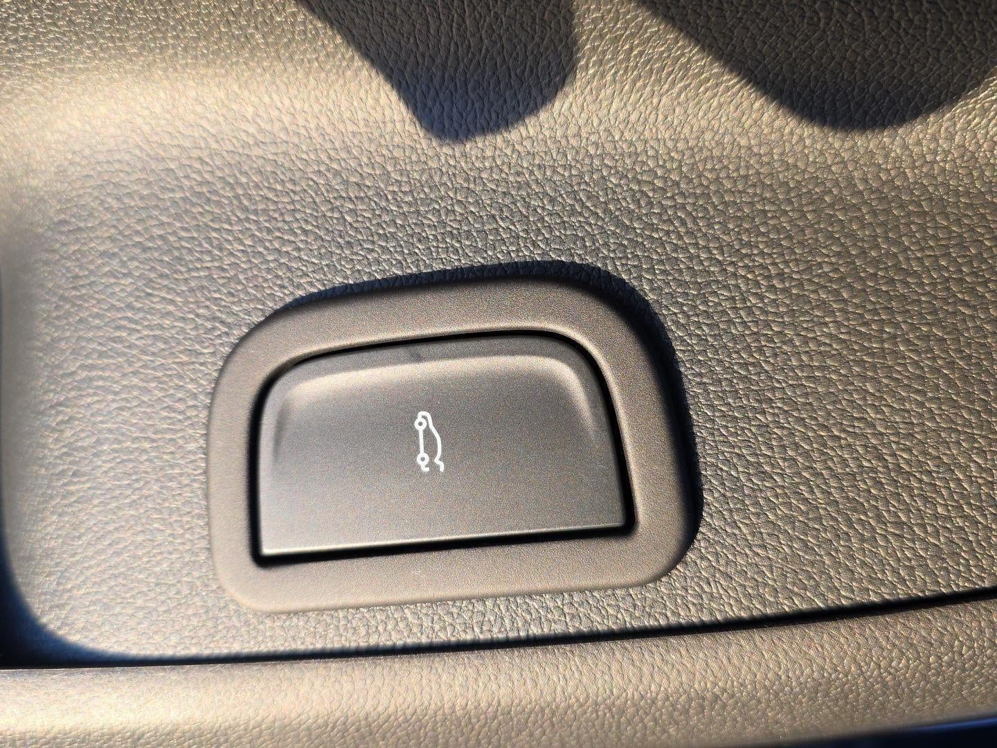 2026 GMC Acadia AWD AT4