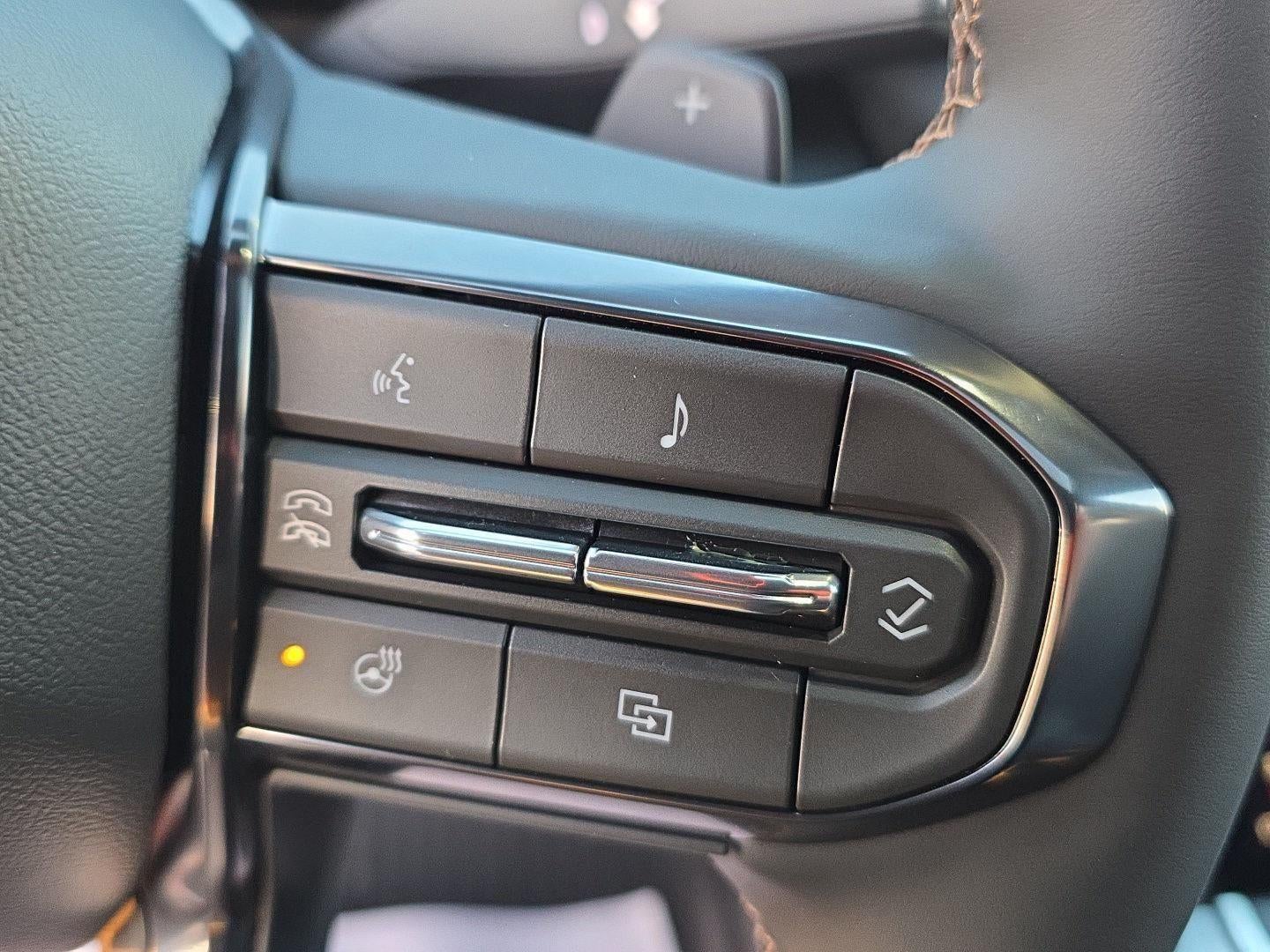 2026 GMC Acadia AWD AT4