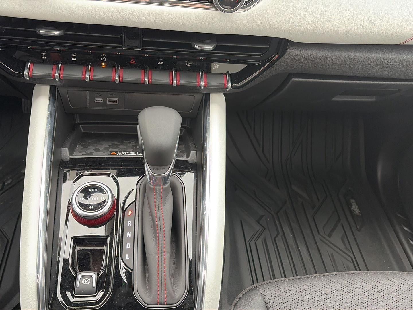 2025 GMC Canyon 4WD AT4