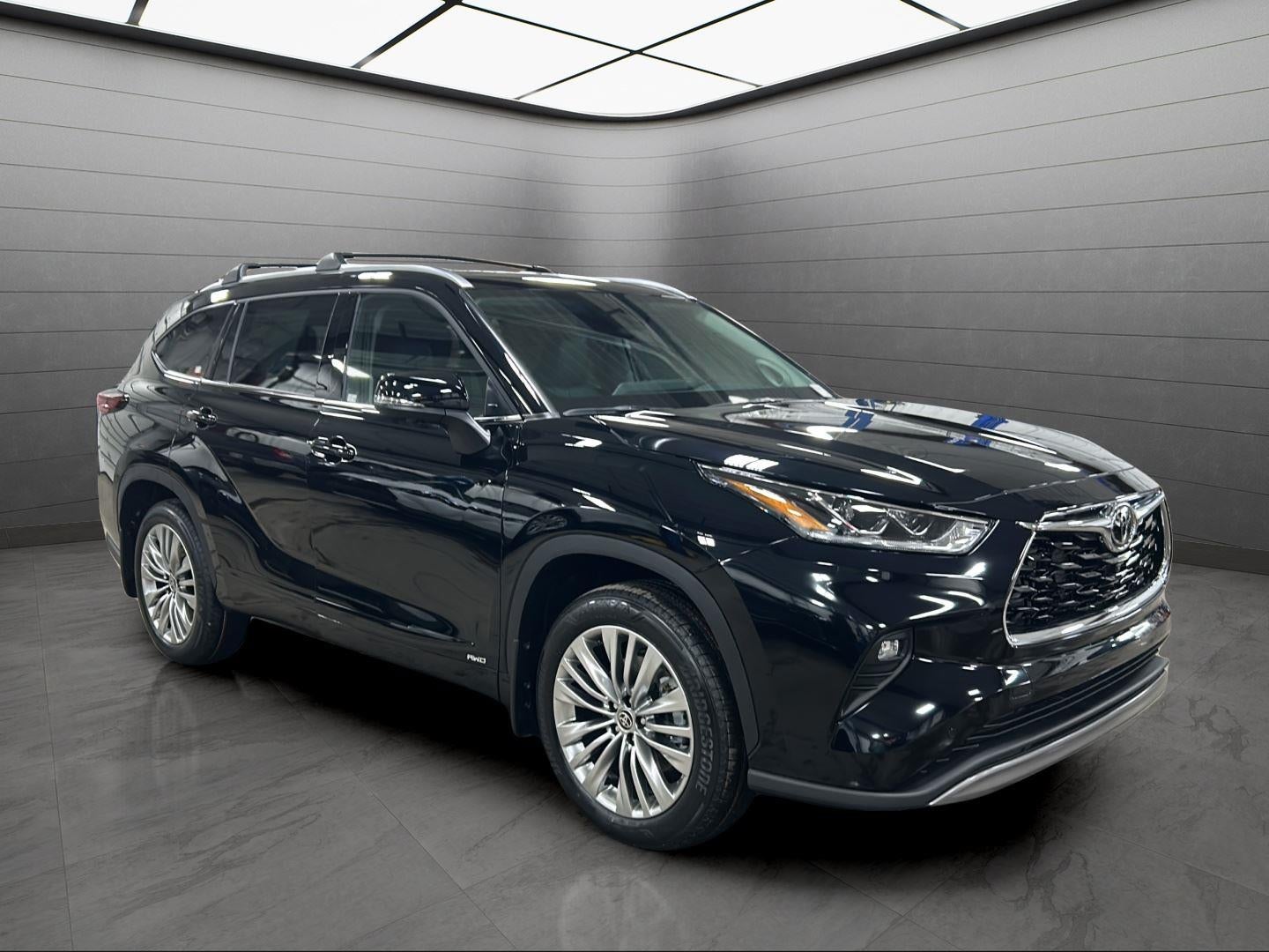 2026 Toyota Highlander Hybrid Platinum