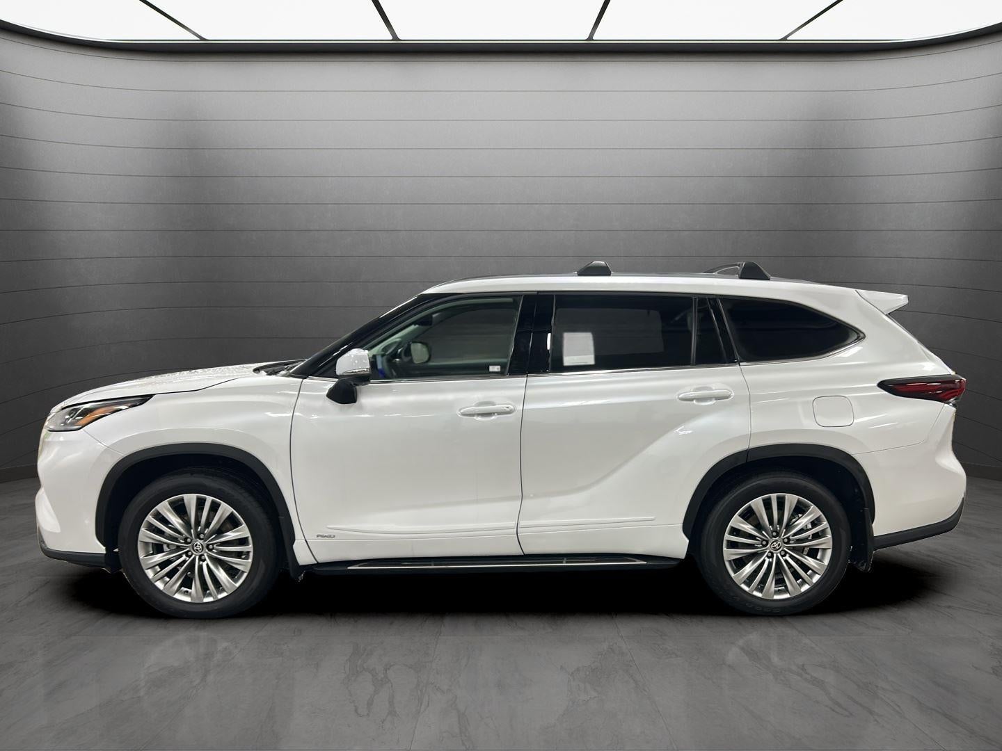 2026 Toyota Highlander Hybrid Platinum