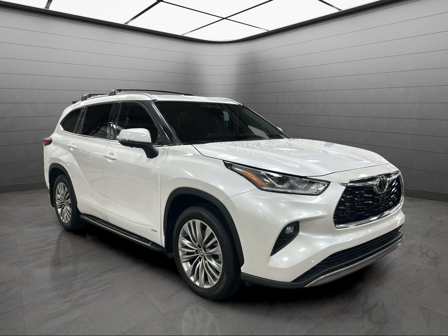 2026 Toyota Highlander Hybrid Platinum
