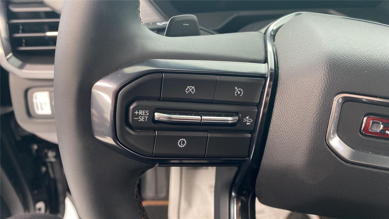 2025 GMC Acadia AWD AT4