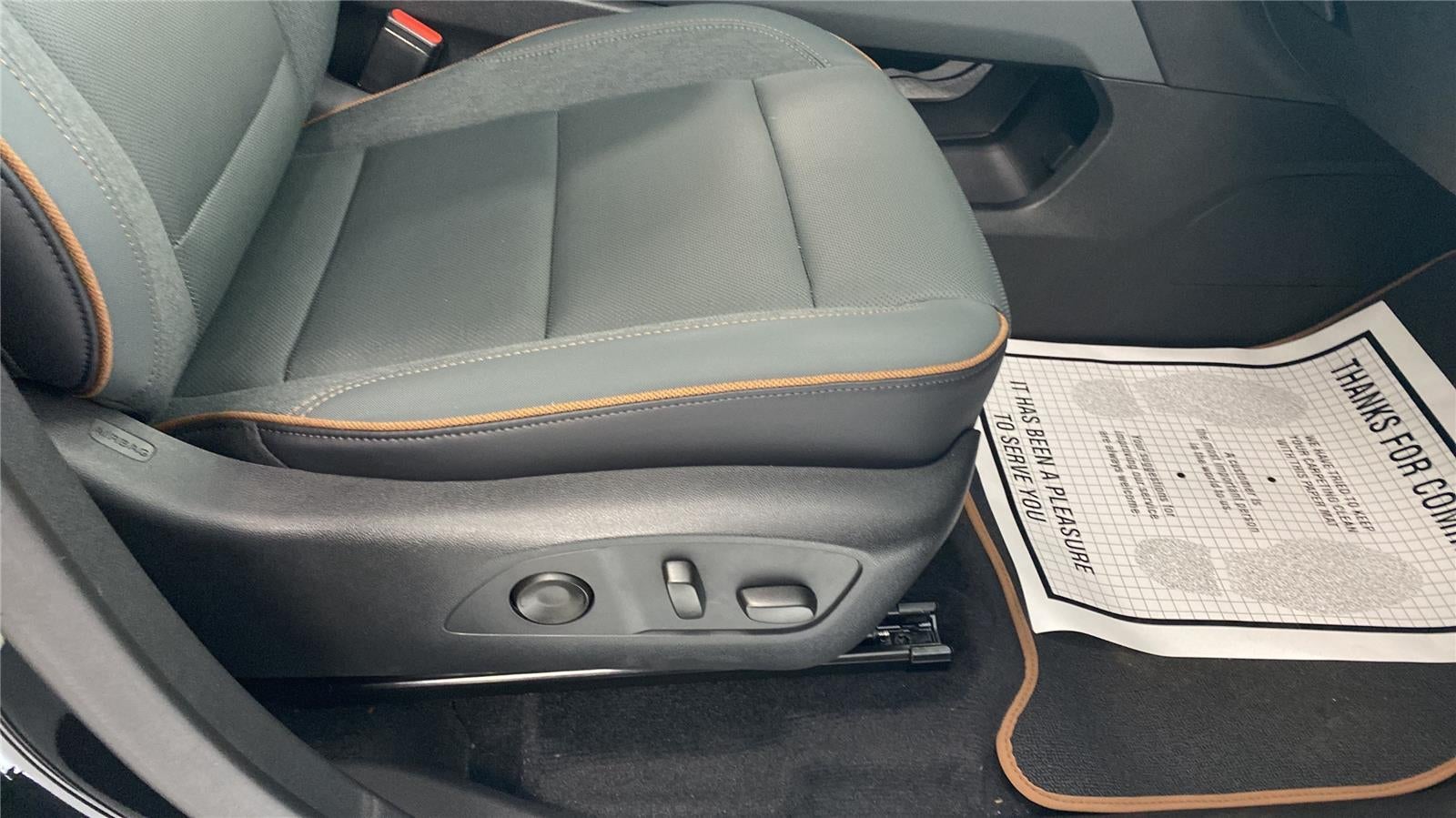 2025 GMC Acadia AWD AT4