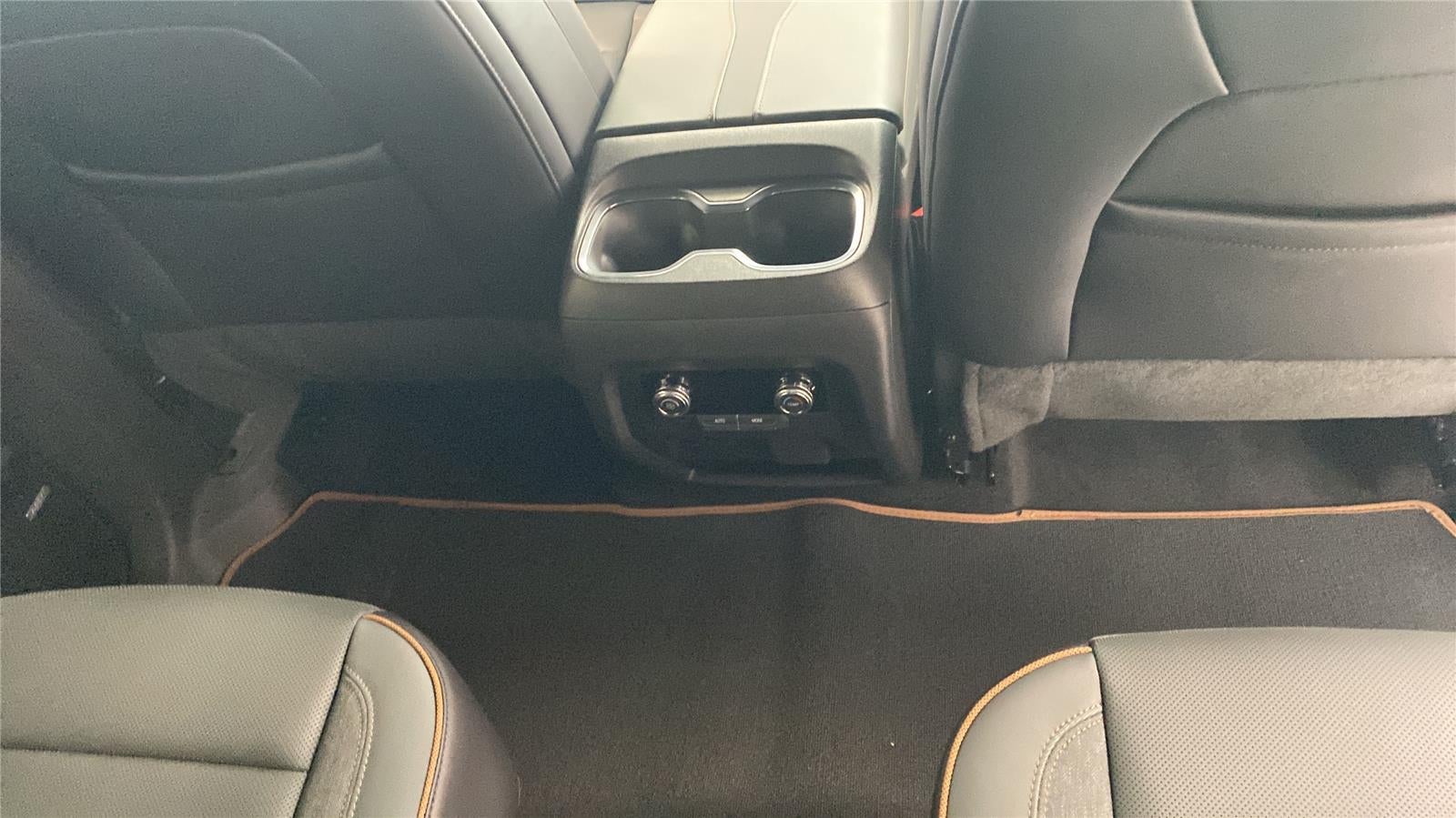 2025 GMC Acadia AWD AT4