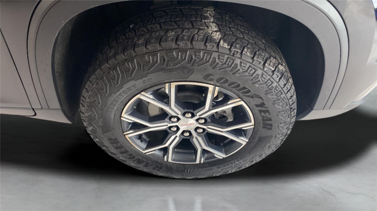 2025 GMC Acadia AWD AT4