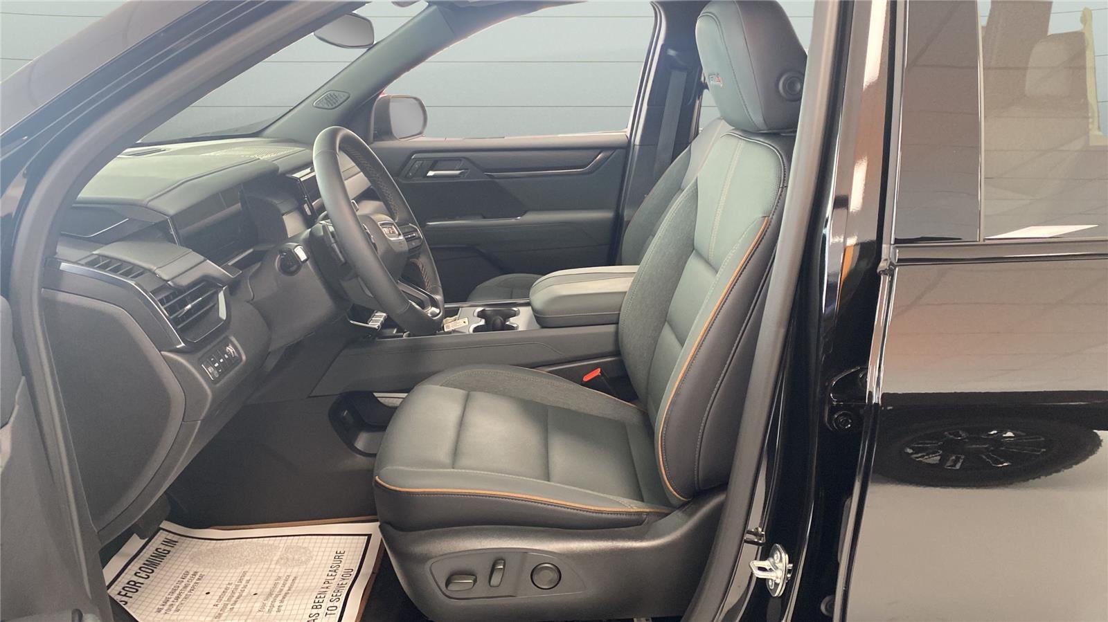 2025 GMC Acadia AWD AT4