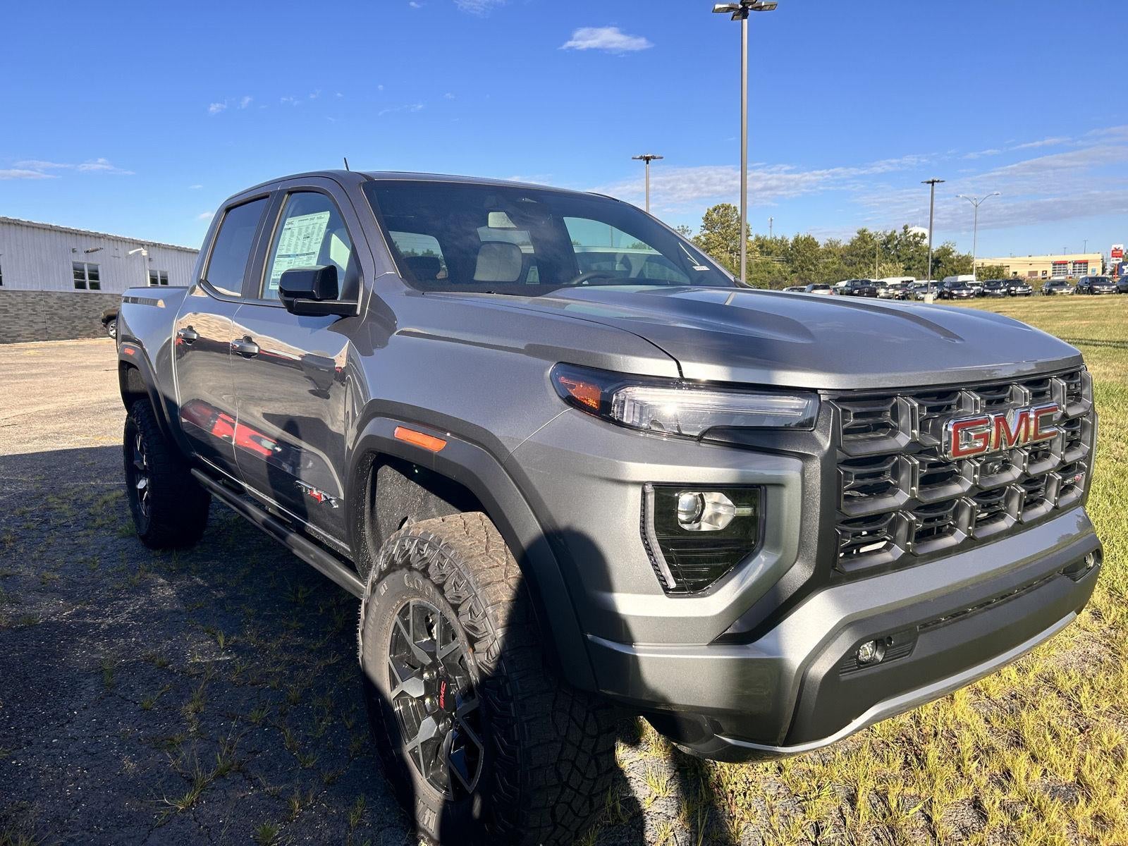 2025 GMC Canyon 4WD AT4