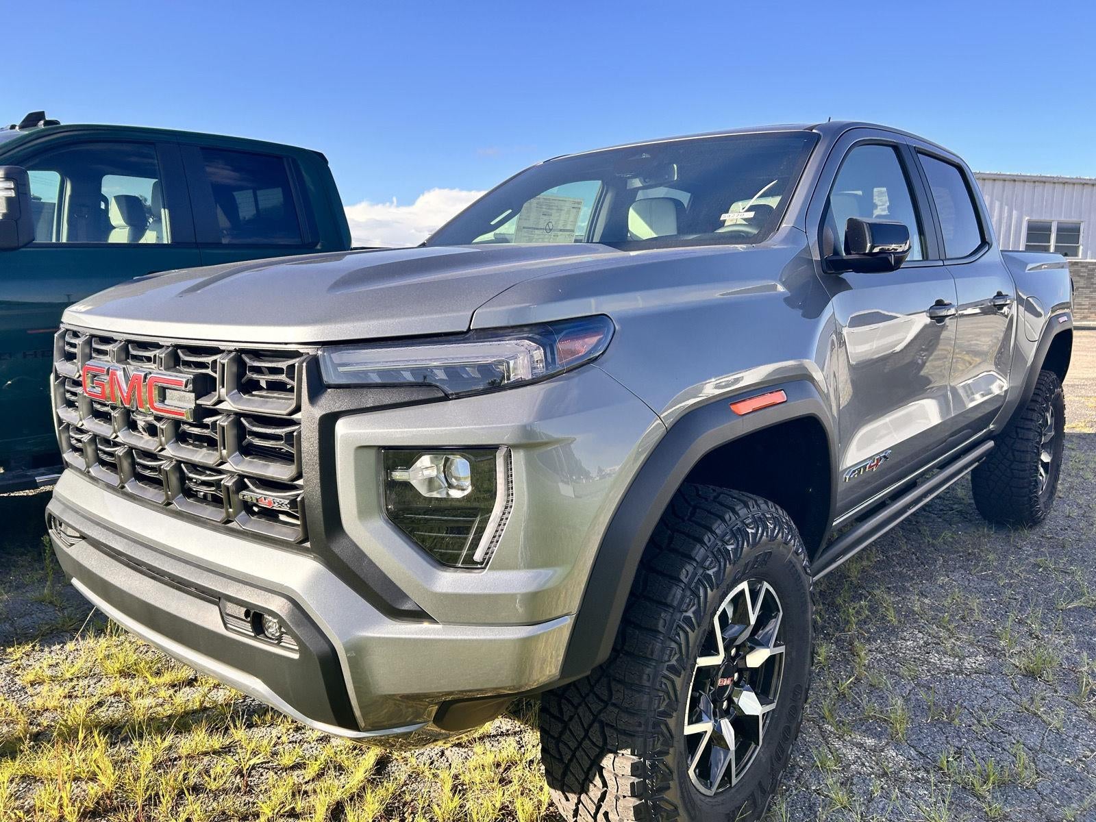 2025 GMC Canyon 4WD AT4