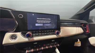 2025 GMC Canyon 4WD AT4