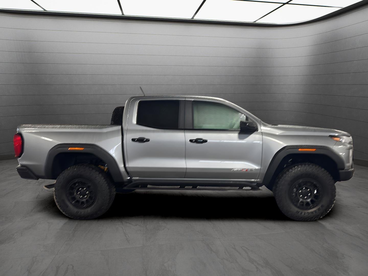 2025 GMC Canyon 4WD AT4
