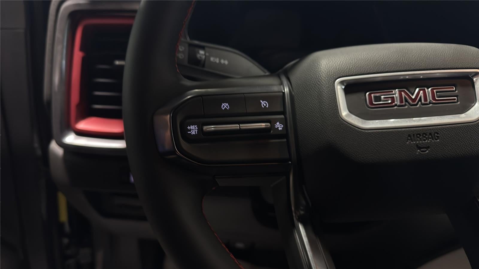 2025 GMC Canyon 4WD AT4