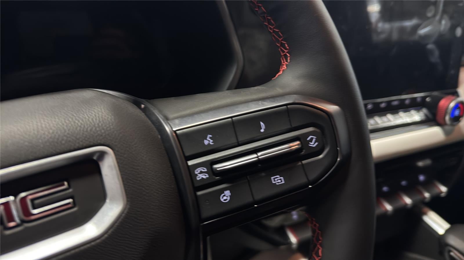 2025 GMC Canyon 4WD AT4