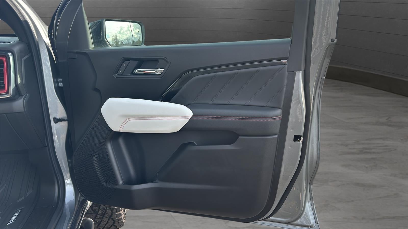 2025 GMC Canyon 4WD AT4