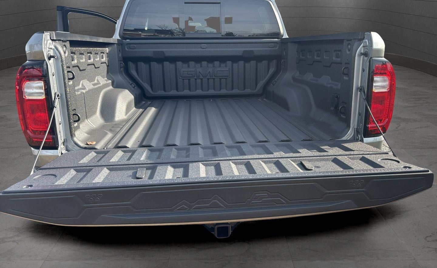 2025 GMC Canyon 4WD AT4