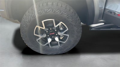 2025 GMC Canyon 4WD AT4