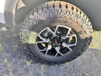 2025 GMC Canyon 4WD AT4