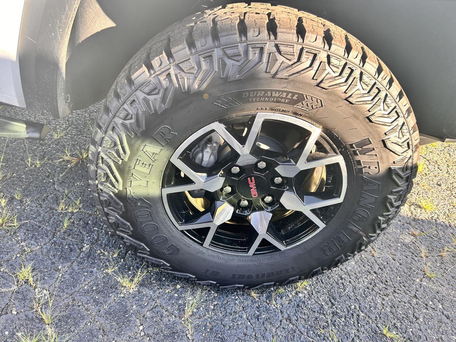 2025 GMC Canyon 4WD AT4